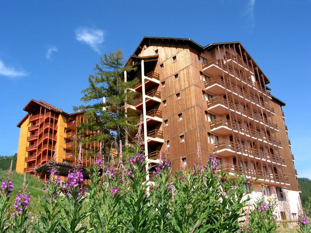 Castor & Pollux Aparthotel Risoul Exterior photo